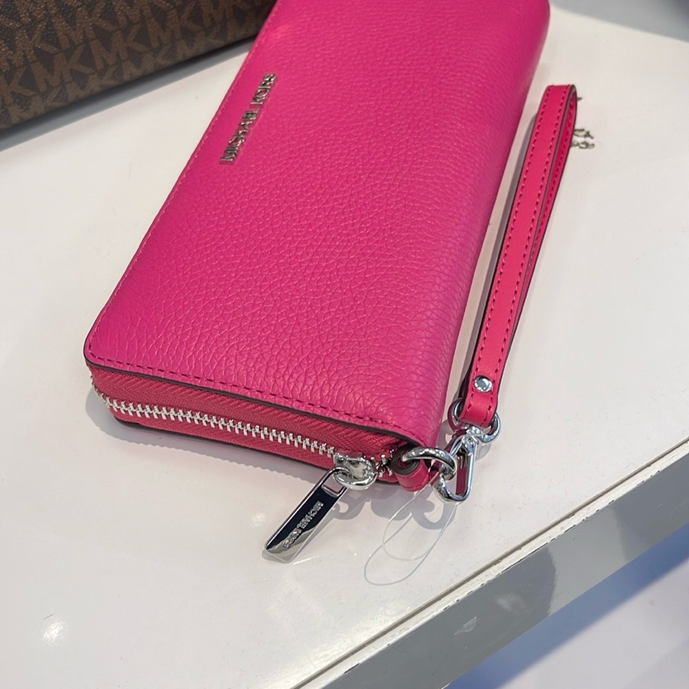 MICHAEL KORS JST 
Leather Continental Wristlet Phone Case Wallet 
Dragonfruit - Picture 4 of 16